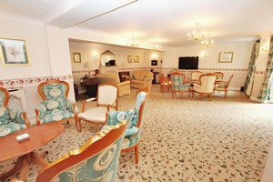 COMMUNAL LOUNGE- click for photo gallery